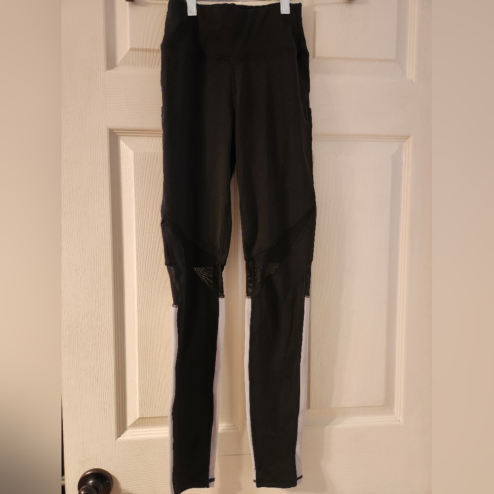 POP Fit Aurora w/ Pockets Black & Grey Leggings XS